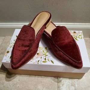 Faux fur Bordeaux mule size 7.5